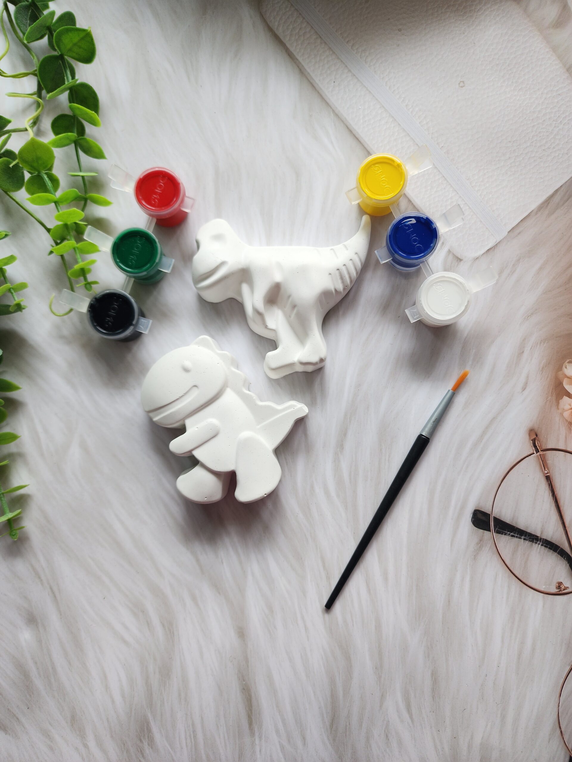 Dinosaur DIY Concrete Paint Kit - Image 2