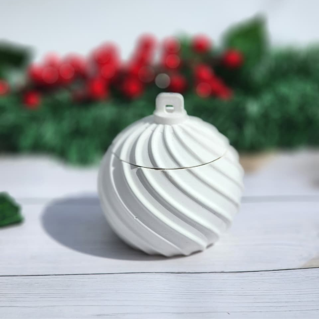 christmas-bauble-ornament-jar